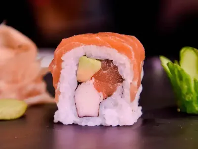 Salmon Roll [4]