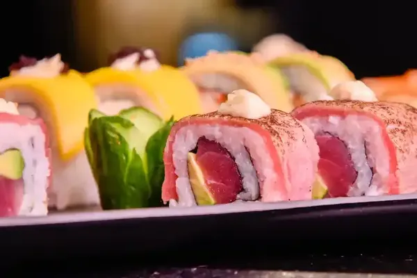 Sushi rolls & party sets